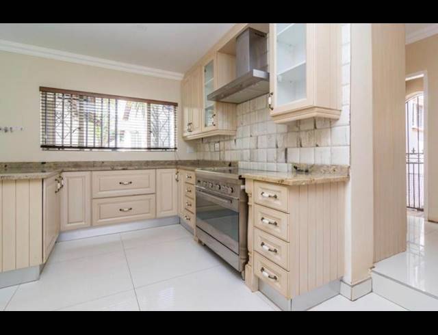 5 BEDROOM PROPERTY TO RENT IN ROODEKRANS